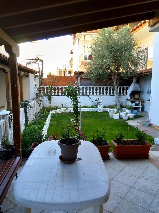 Ferienwohnung Family-Elia Paralia Dionisiou 0*,